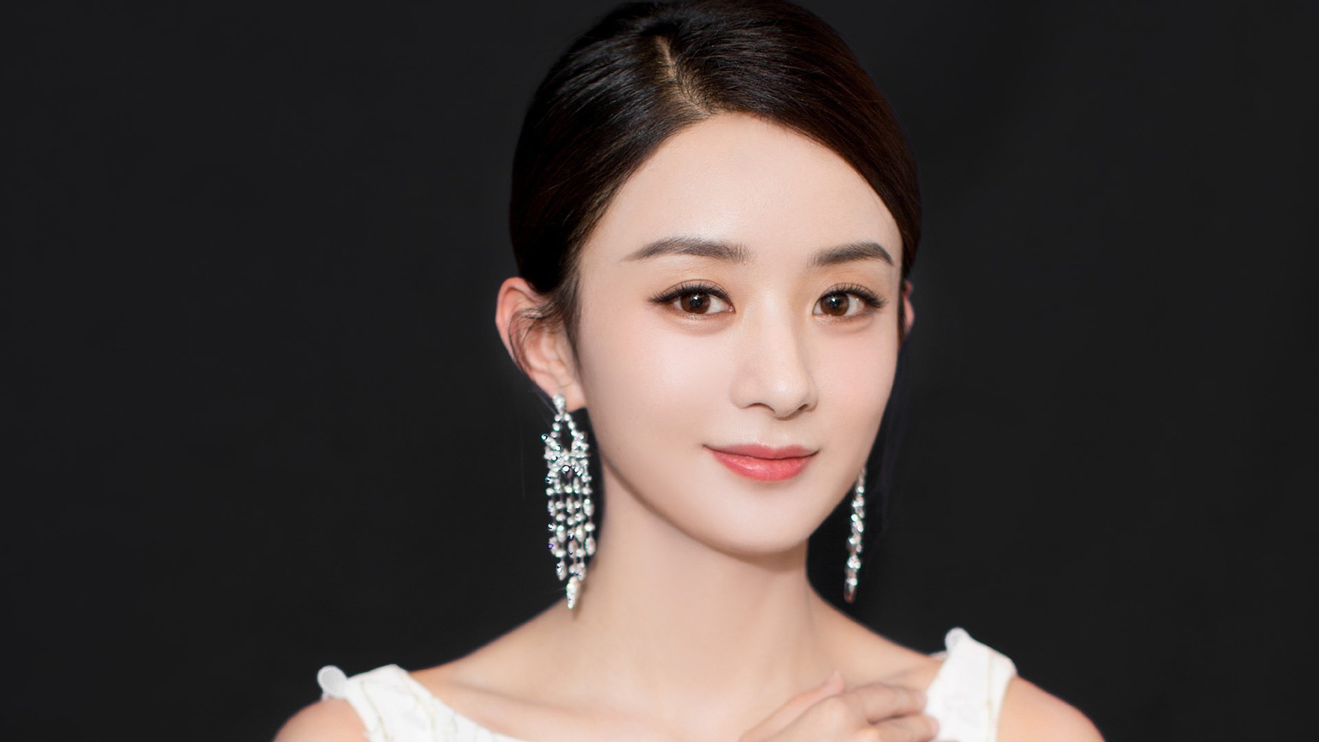 爱游戏-德甲对决，比分2-2，比赛节奏紧凑，关键逻辑：场均控球80%以上，德甲最大比分